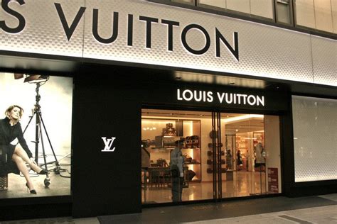 store louis vuitton roma|louis vuitton rome reviews.